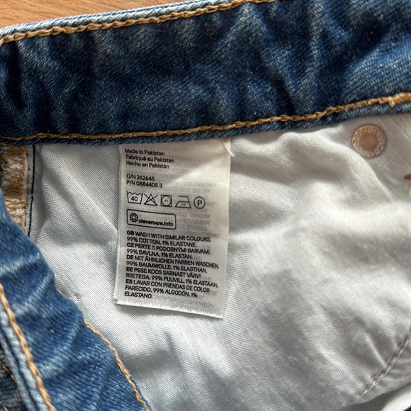 Divided H & M denim cut off shorts - Picture 6 of 6